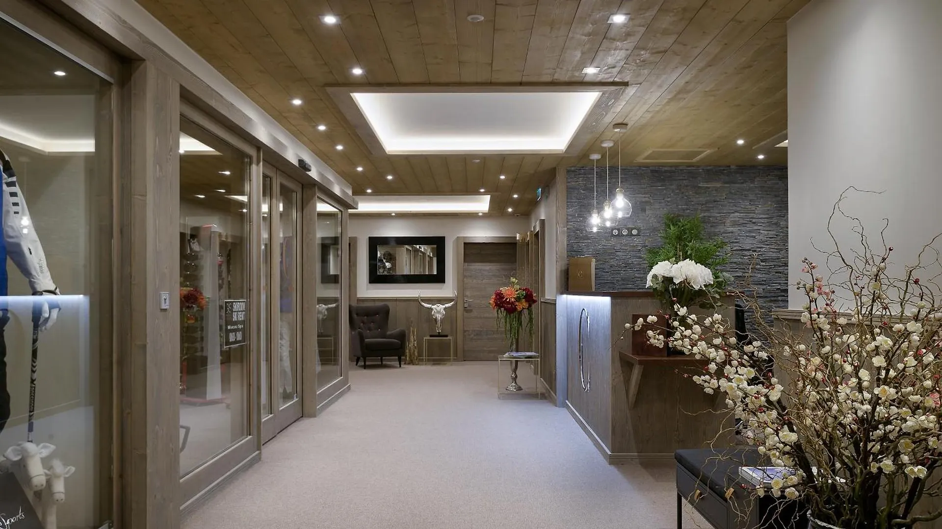 Mammoth Lodge By Alpine Resorts Courchevel Apartment