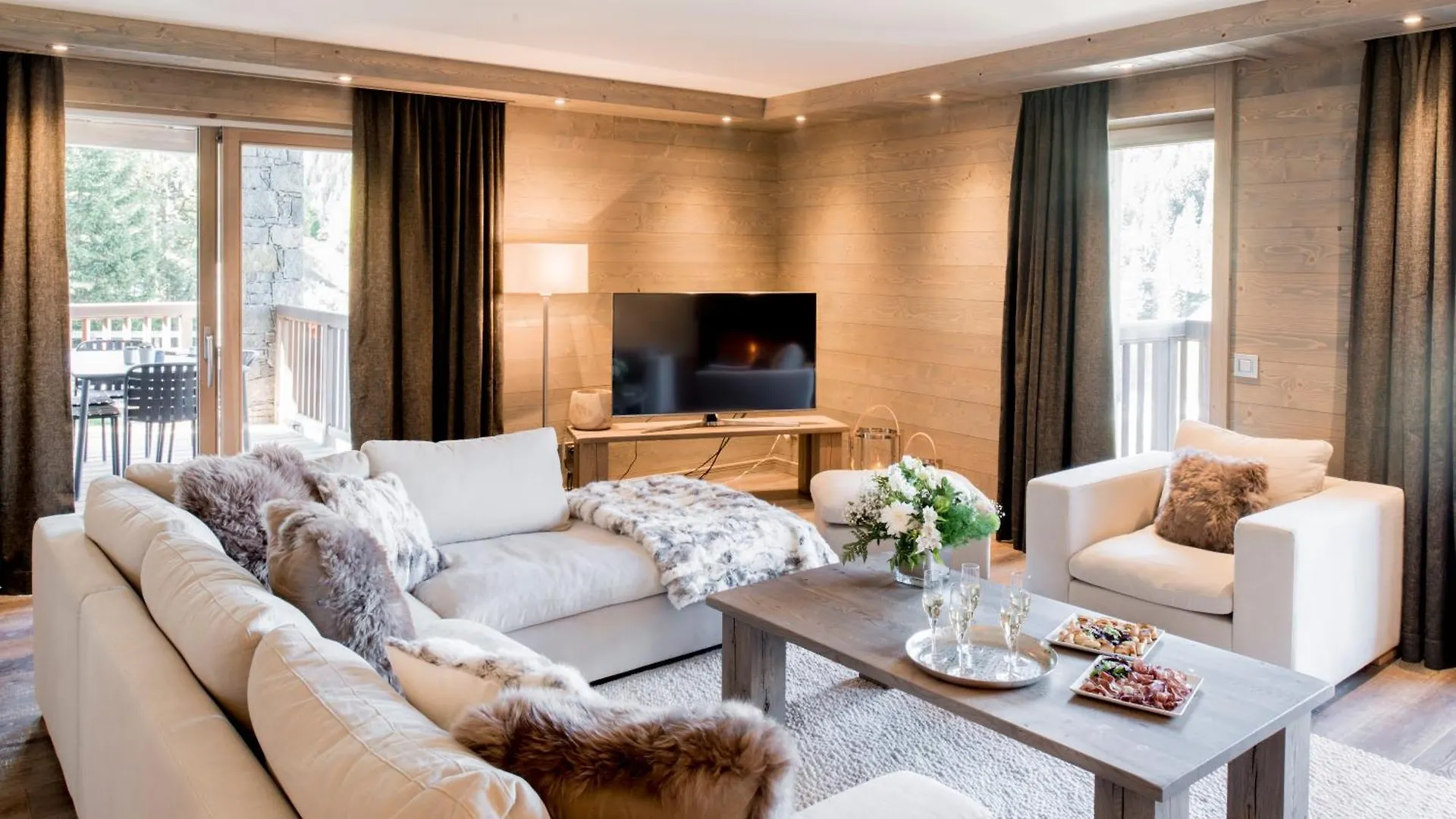 Mammoth Lodge By Alpine Resorts Courchevel 0*,  France