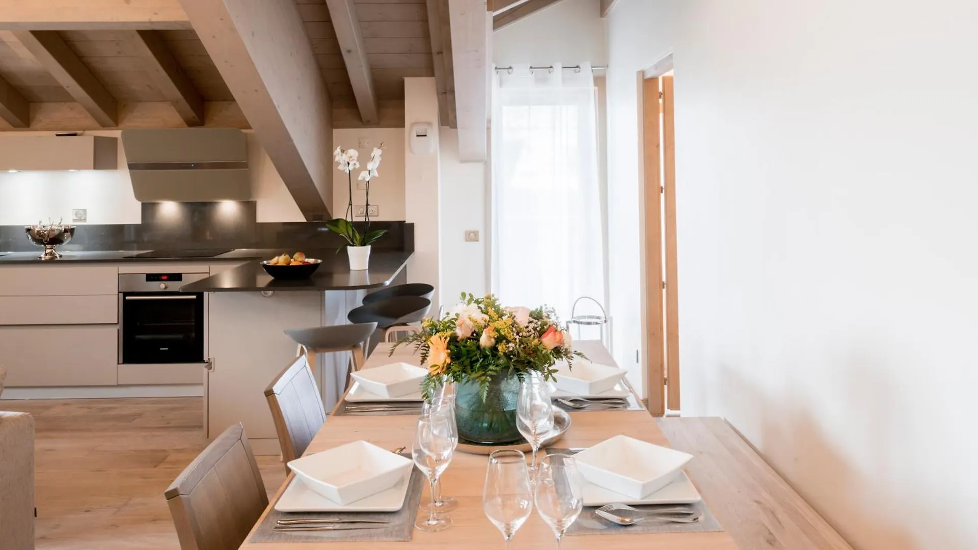 Mammoth Lodge By Alpine Resorts Courchevel Apartment